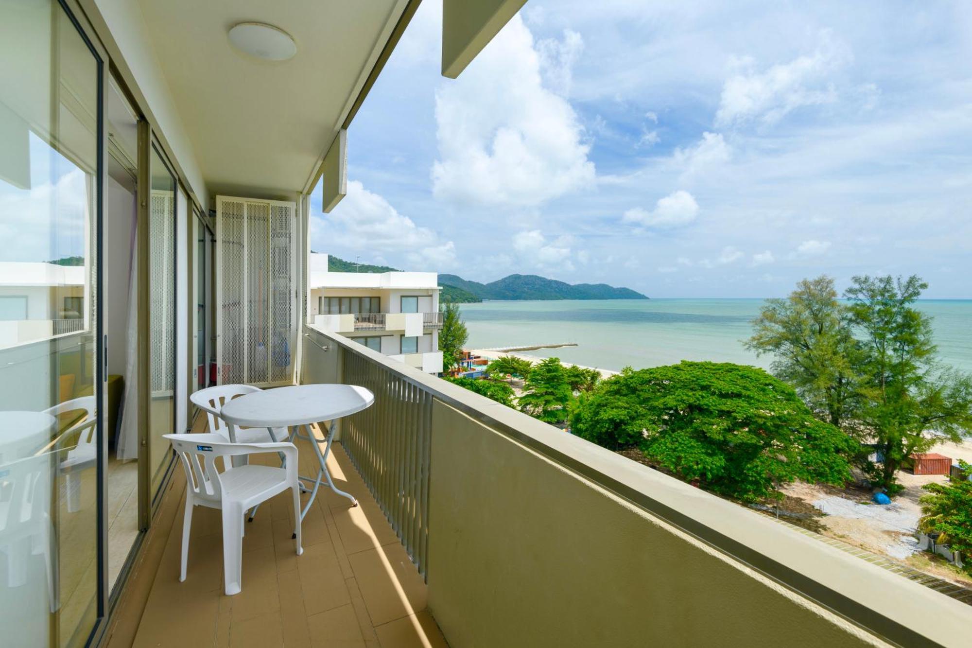 By The Sea Beach Front Apartment Batu Ferringhi Zewnętrze zdjęcie